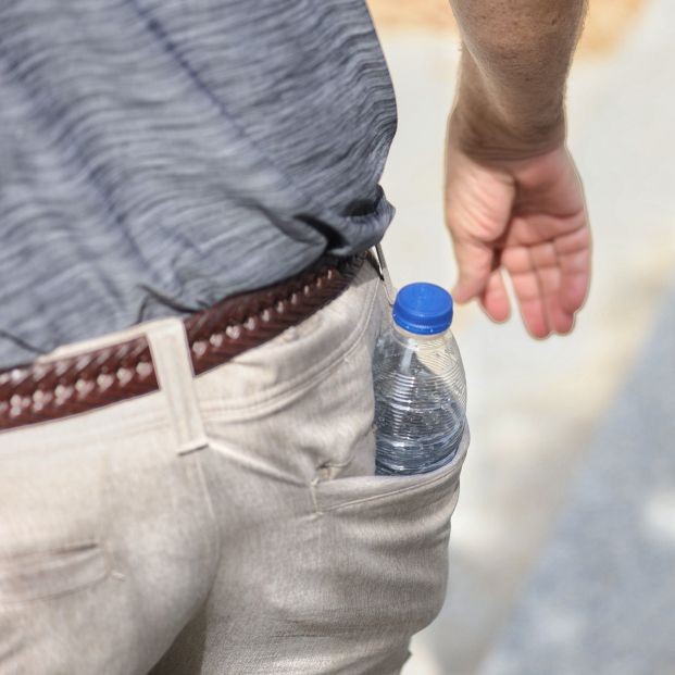 Experta recomienda beber de dos a tres litros de agua al día para evitar la deshidratación. Foto: Europa Press