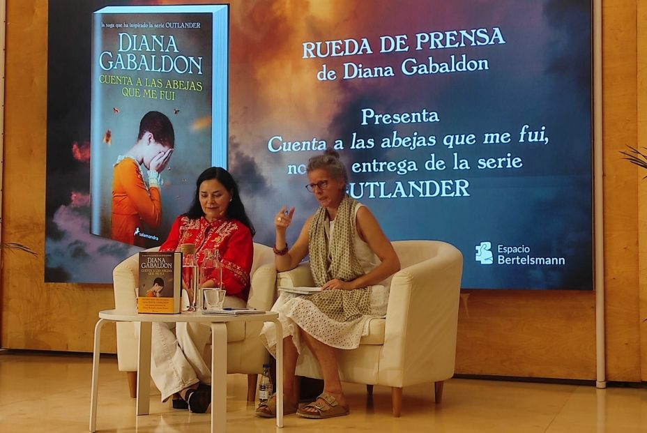 La autora Diana Gabaldón, en rueda de prensa