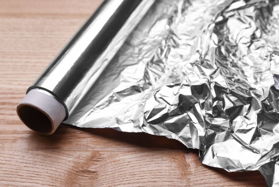 Papel aluminio o film transparente ¿Cuál es mejor para conservar alimentos?