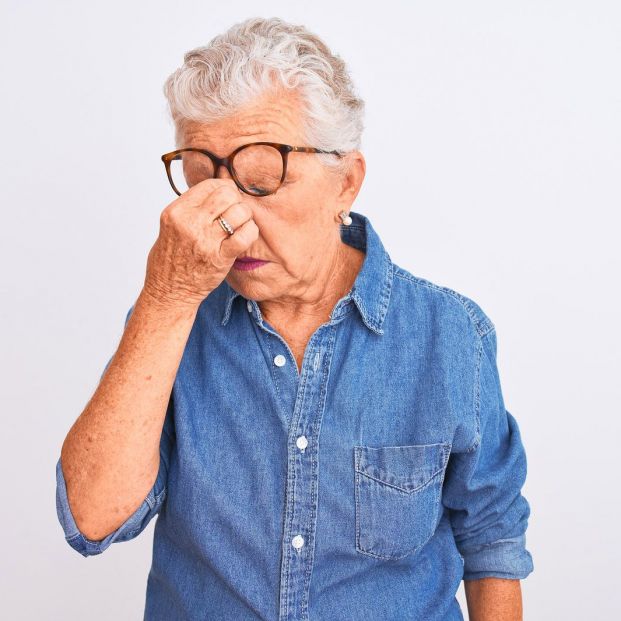 Por qué los mayores no deben frotarse los ojos