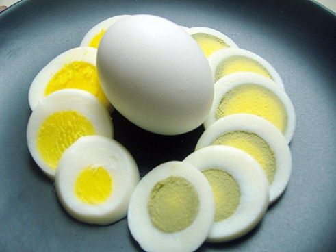 Huevos gris verdoso