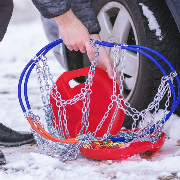 ¿Cómo poner las cadenas de nieve al coche?