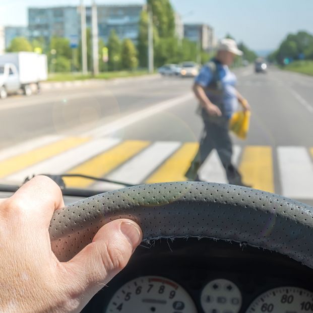 Asociaciones de automovilistas piden medidas para evitar atropellos de personas mayores