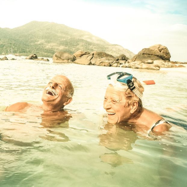 Beneficios de la playa y el mar para la salud de los mayores