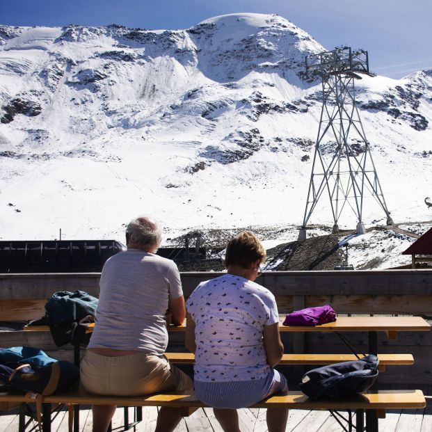 El Gobierno se plantea 'rejuvenecer' los viajes del Imserso para salvar el turismo en invierno