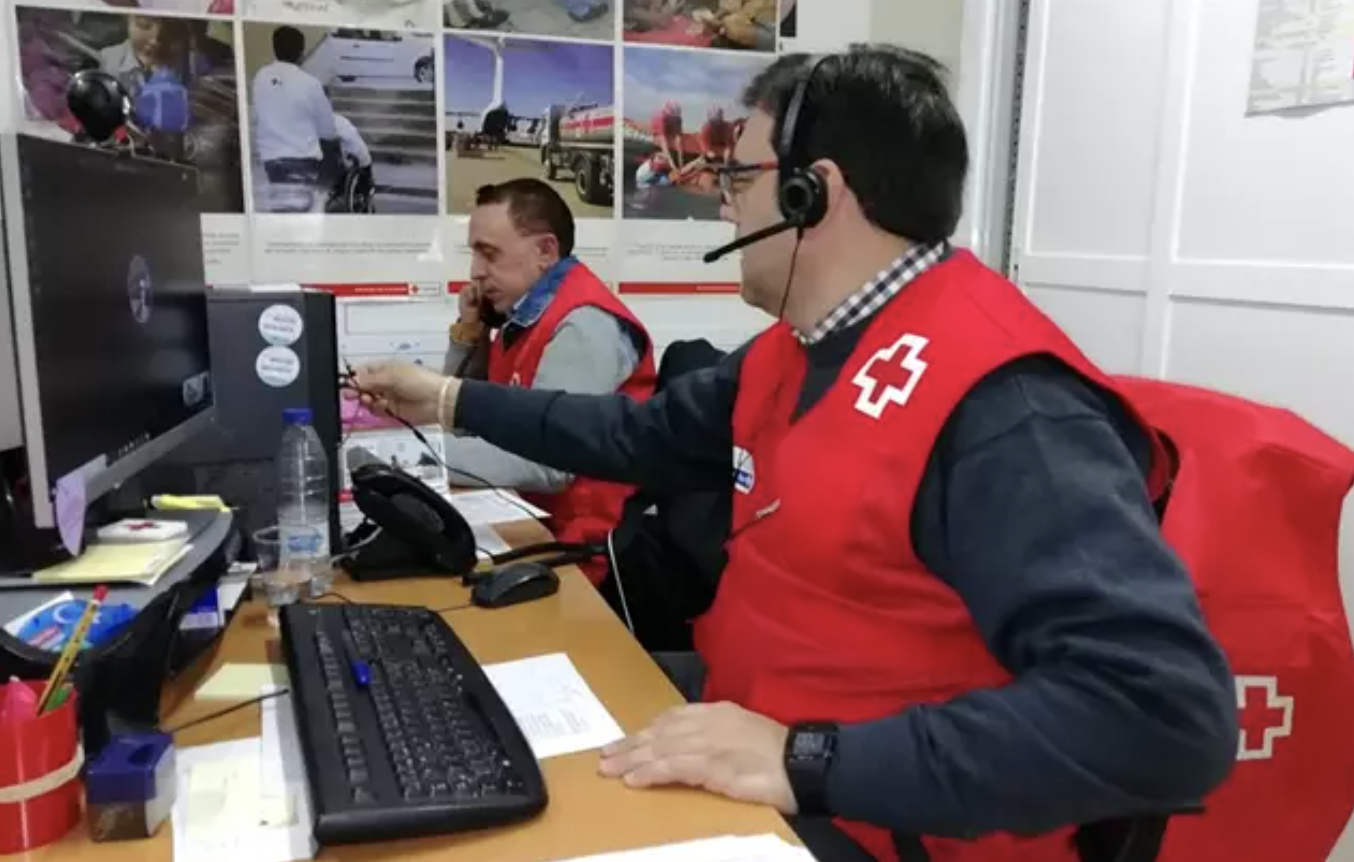 Atención telefónica de Cruz Roja