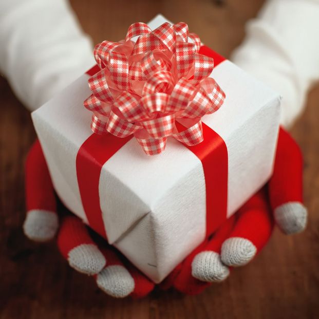 Coronavirus en Navidad: cómo abrir los regalos o sentarse en la mesa para evitar contagios