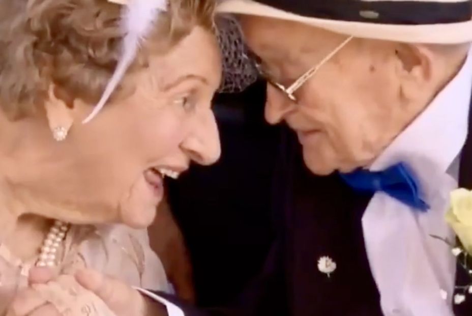 El amor no tiene edad: una pareja de 93 y 100 años se casa en la residencia donde se conocieron