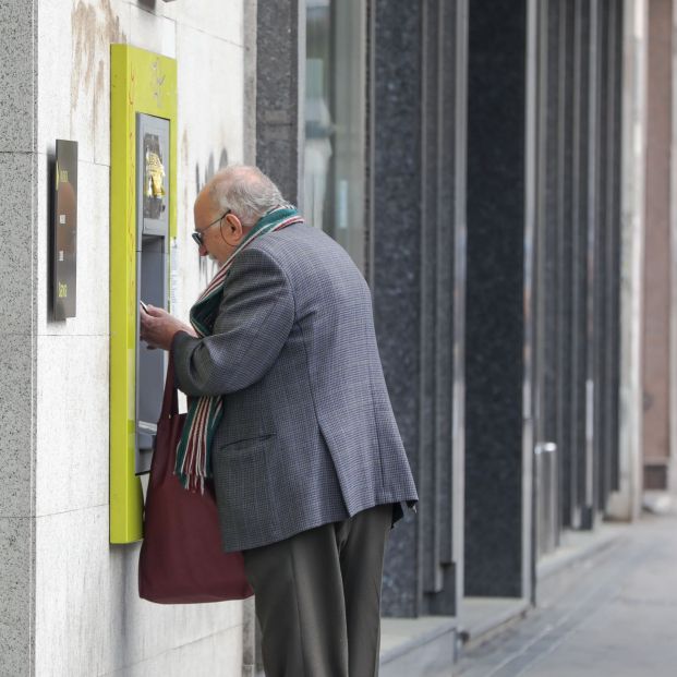 El Banco de España saca los colores a la banca: No hay que "olvidarse" de los mayores