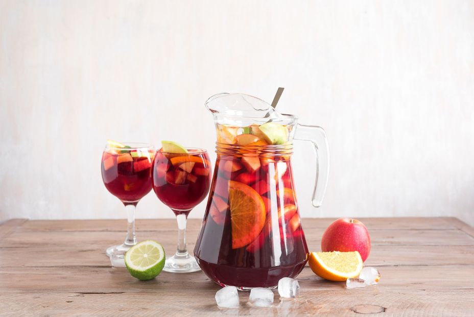 Prepara tus propias bebidas refrescantes para este verano: sangría