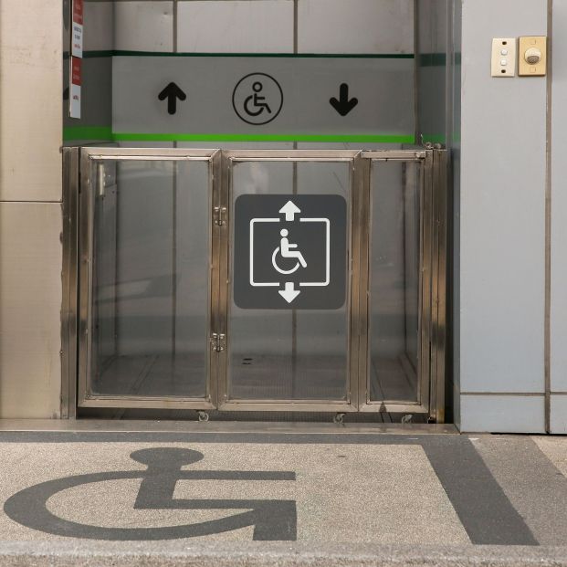 Accesibilidad y participación de personas con discapacidad en las ayudas a festivales de cine. Foto: Bigstock 