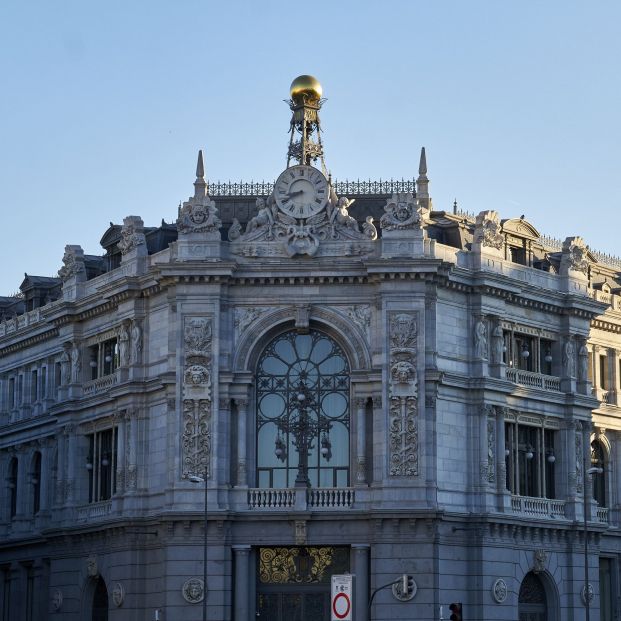 El Banco de España advierte a los clientes sobre los regalos de los bancos por domiciliar la nómina. Foto: Europa Press