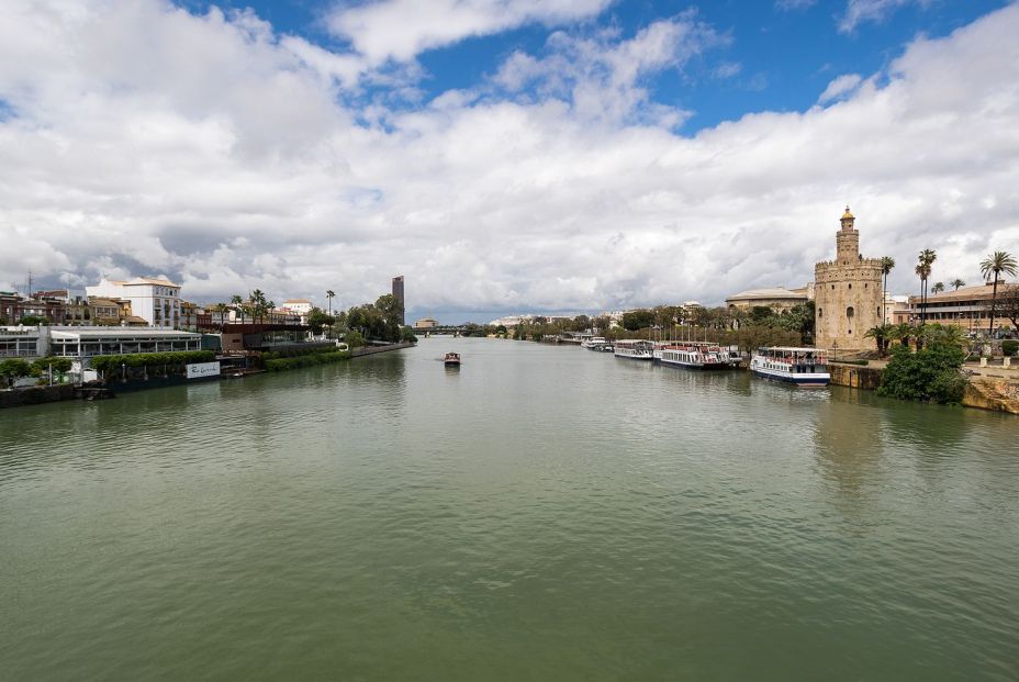 20 motivos para visitar Sevilla en cualquier época del año: Guadalquivir y Torre del Oro
