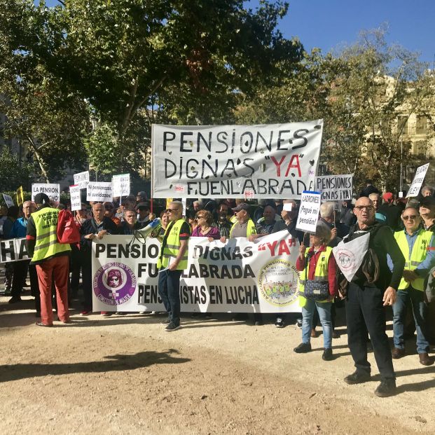 Personas en defensa de las pensiones y de afectados por la hipoteca (foto de archivo).